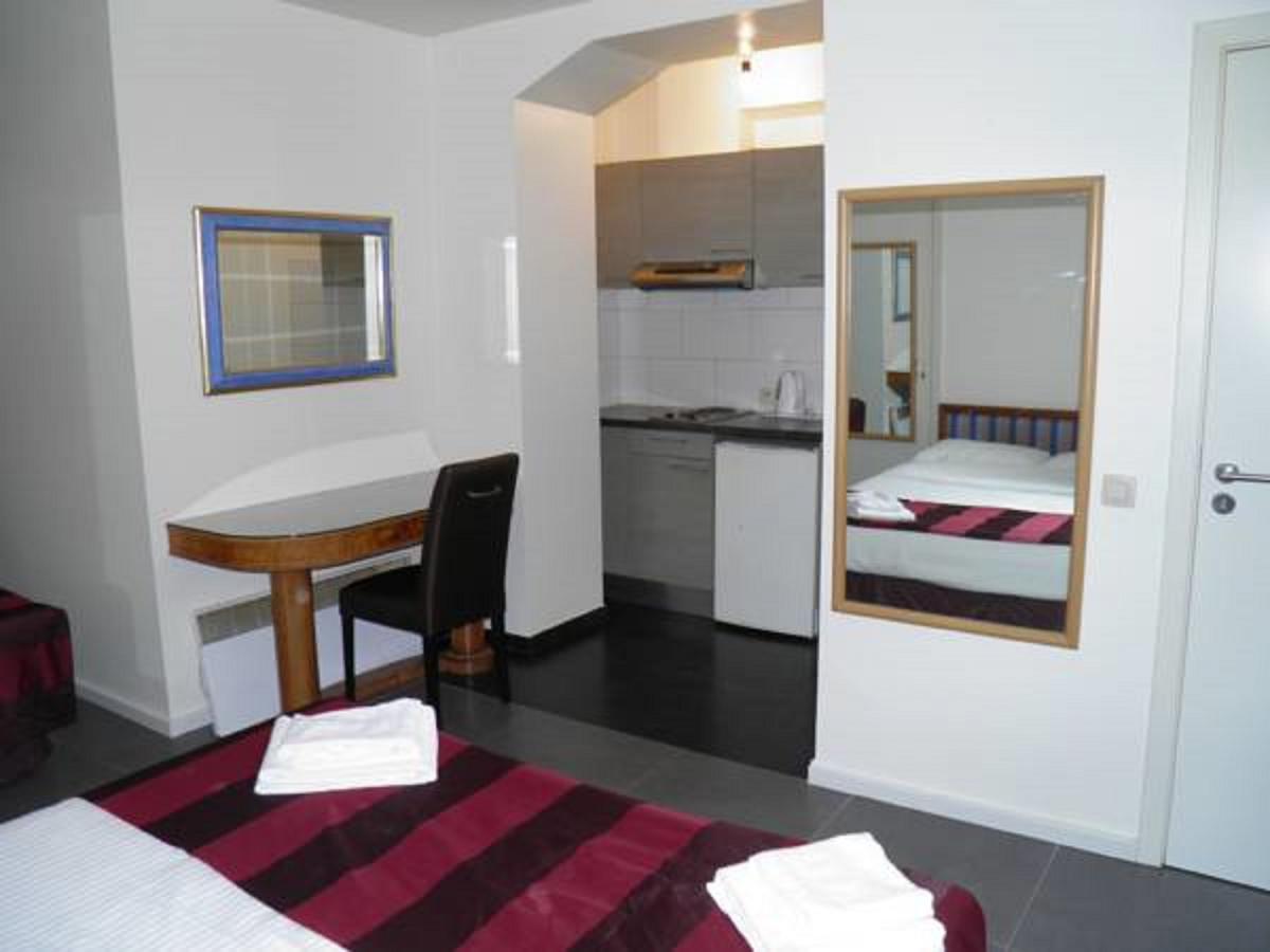 Holidays Hostel Midi Brussels Exterior photo